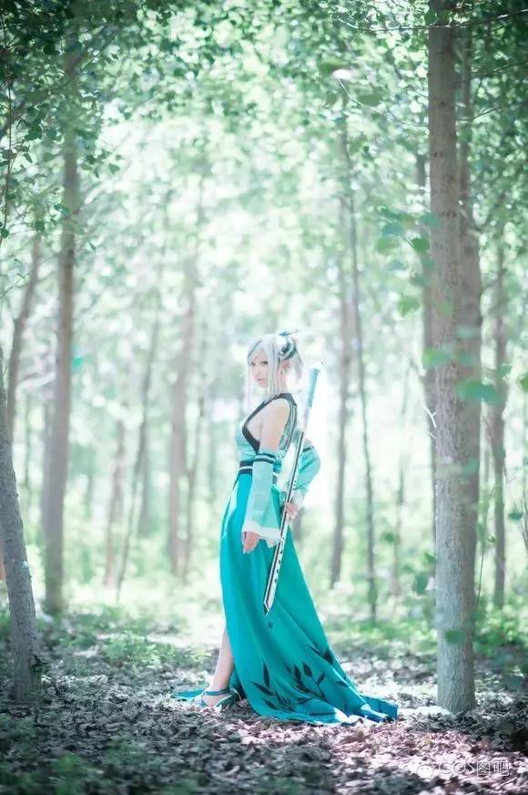 cosplay秦时明月晓梦大师