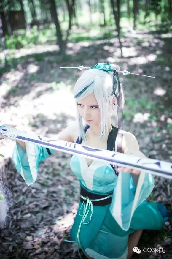 cosplay秦时明月晓梦大师